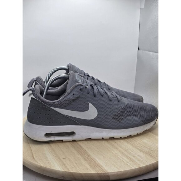 Size 9.5 - Nike Air Max Tavas Gray Athletic Shoes Sneakers - Picture 3 of 8